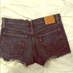 Hardly been worn Levi shorts - 501